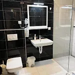 Отель Kavalir